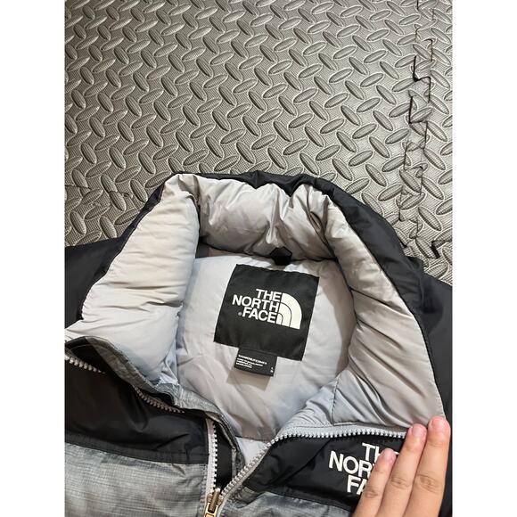 The North Face Women’s 1996 Retro Nuptse Vest‎ Gray Black 700 Down Size Large - Picture 2 of 9